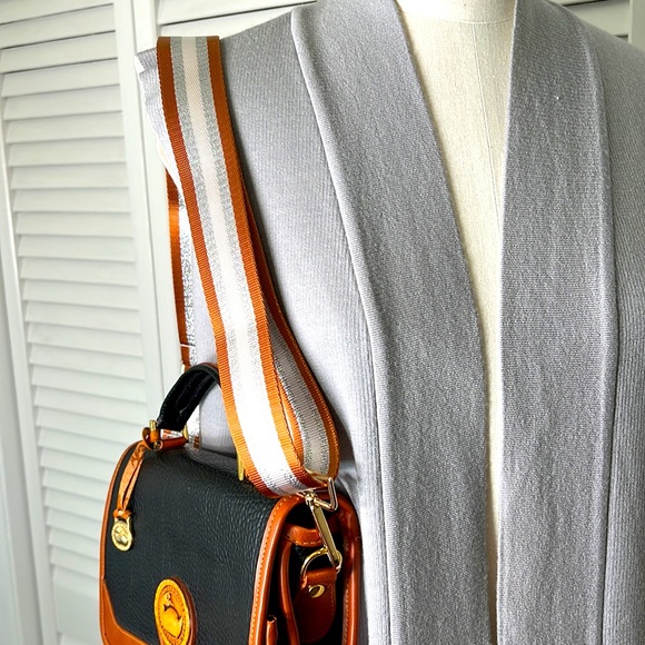 EXTENDABLE SHOULDER/ CROSSBODY STRAP - Picture 2 of 7